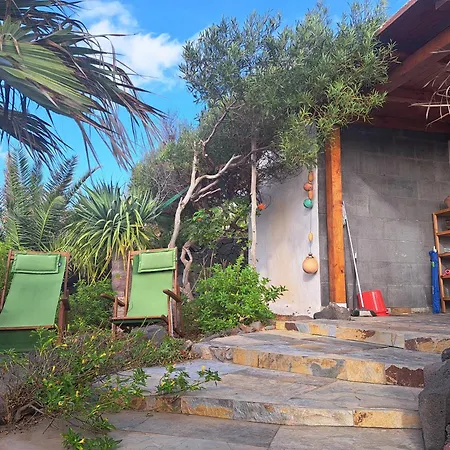 Beautiful Small Bungalow, Amazing Views And Garden * Famara