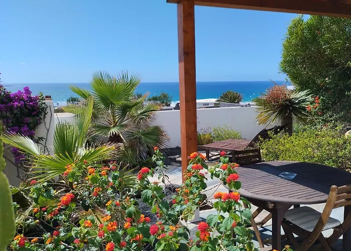 Nyaraló Beautiful Small Bungalow, Amazing Views And Garden Famara