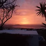 Nyaraló Beautiful Small Bungalow, Amazing Views And Garden