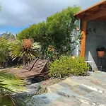 Beautiful Small Bungalow, Amazing Views And Garden *