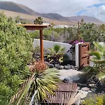 Nyaraló Beautiful Small Bungalow, Amazing Views And Garden Famara