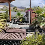 Nyaraló Beautiful Small Bungalow, Amazing Views And Garden *