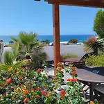 Nyaraló Beautiful Small Bungalow, Amazing Views And Garden Famara