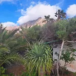Nyaraló Beautiful Small Bungalow, Amazing Views And Garden Famara