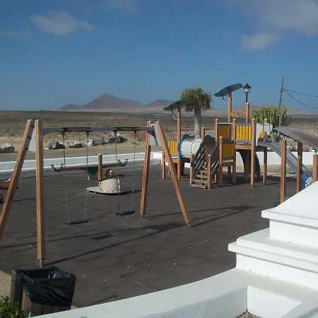 Beautiful Small Bungalow, Amazing Views And Garden Famara