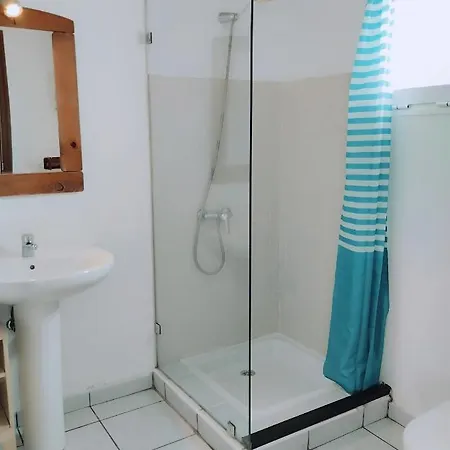 בית נופש Beautiful Small Bungalow, Amazing Views And Garden פאמארה