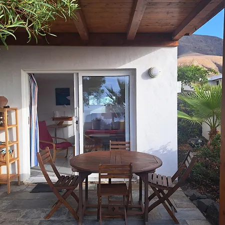 Casa de Férias Beautiful Small Bungalow, Amazing Views And Garden *