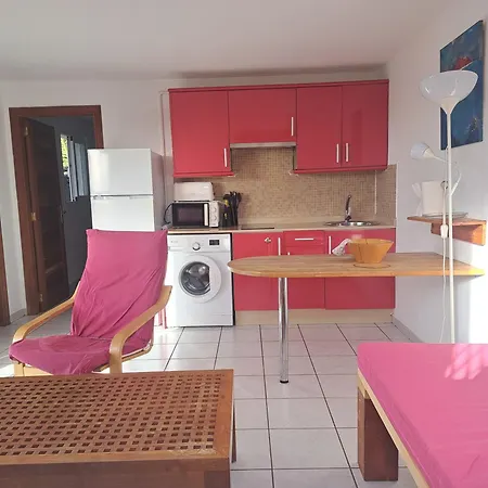 Vakantiehuis Beautiful Small Bungalow, Amazing Views And Garden Famara