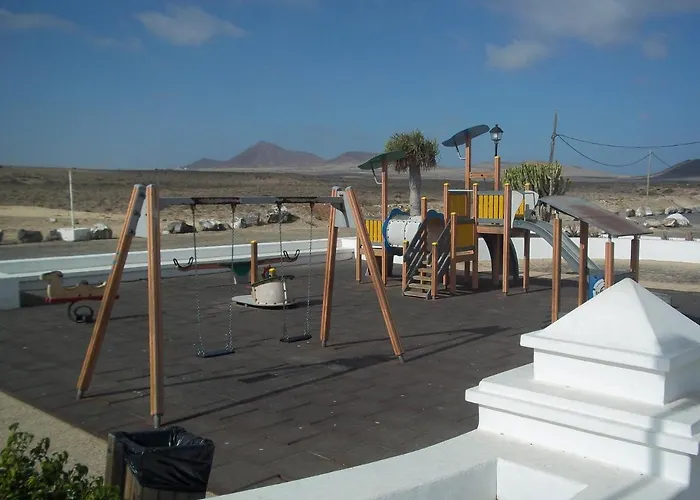 Beautiful Small Bungalow, Amazing Views And Garden Famara