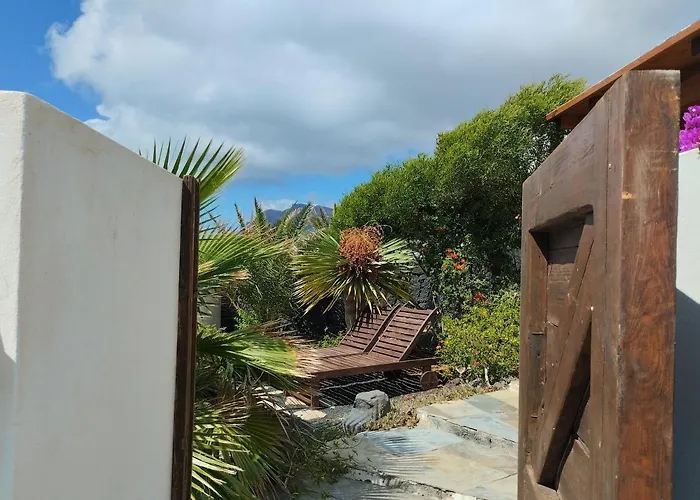 Beautiful Small Bungalow, Amazing Views And Garden Feriehus *