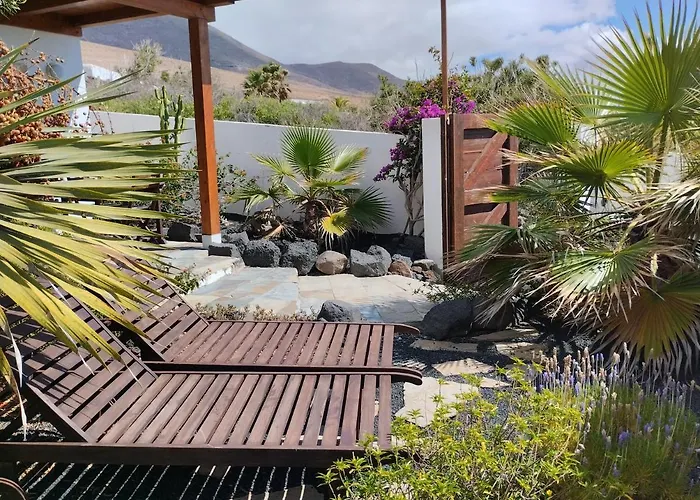 Casa de Férias Beautiful Small Bungalow, Amazing Views And Garden *