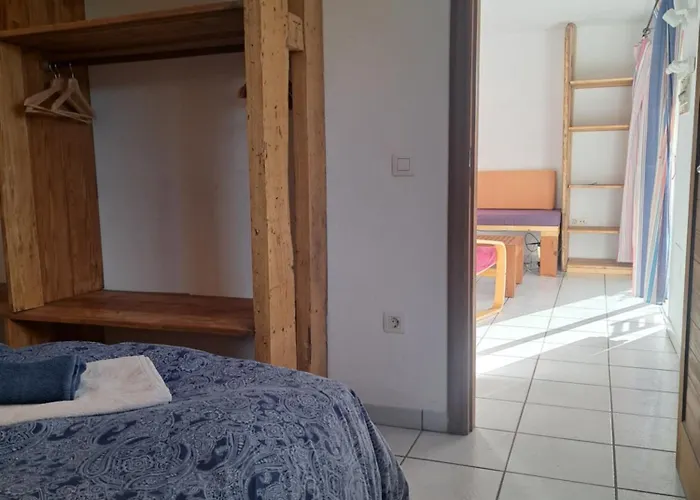 Beautiful Small Bungalow, Amazing Views And Garden