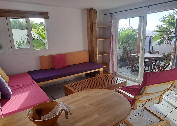 Beautiful Small Bungalow, Amazing Views And Garden Casa de Férias