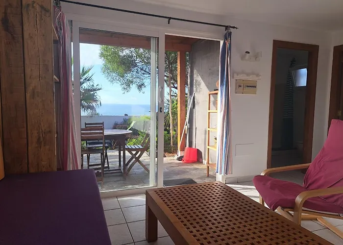 Casa de Férias Beautiful Small Bungalow, Amazing Views And Garden *