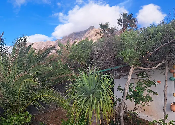 Casa de Férias Beautiful Small Bungalow, Amazing Views And Garden Famara