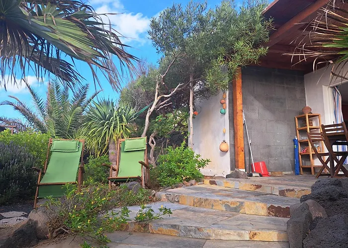 Beautiful Small Bungalow, Amazing Views And Garden * Famara