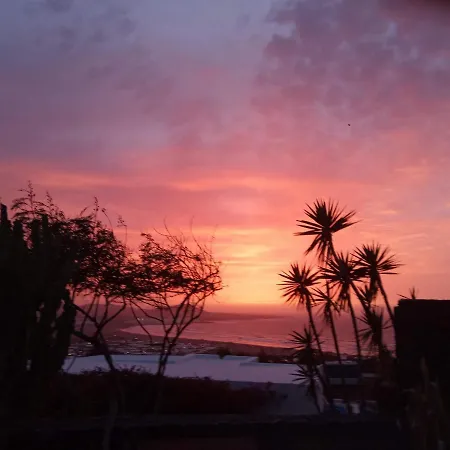 Beautiful Small Bungalow, Amazing Views And Garden