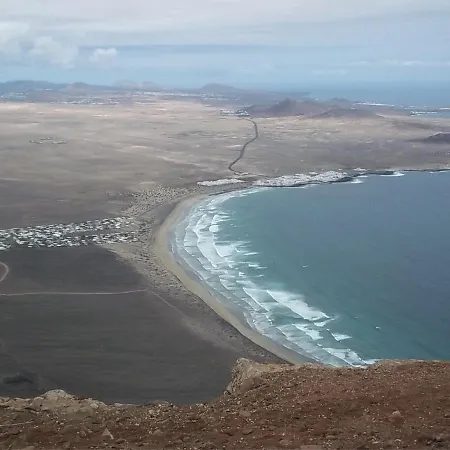 Semesterbostad Beautiful Small Bungalow, Amazing Views And Garden Famara
