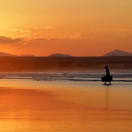 Semesterbostad Beautiful Small Bungalow, Amazing Views And Garden Famara